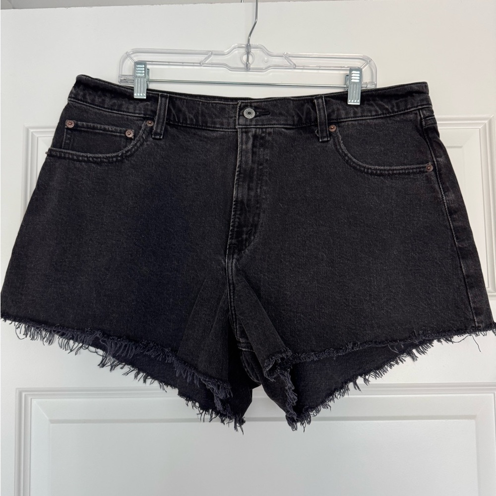 Abercrombie & Fitch- Curve Love High Rise 90s Cutoff Jean Shorts - Size 33